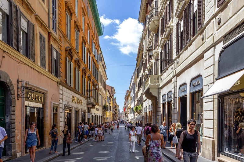 Rome, where a long lean tailoring line is cut